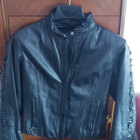 Leather jacket - Picture 5 of 11
